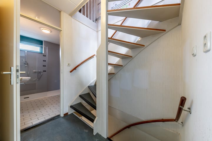 Foto 23 van Van Lottomstraat 1