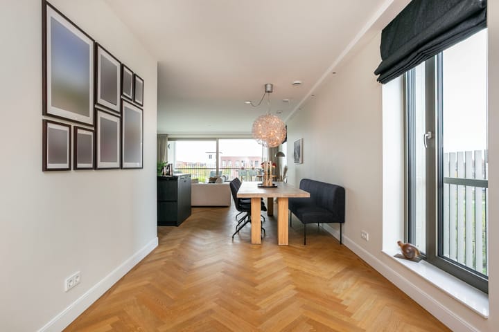 Foto 13 van Madridstraat 216