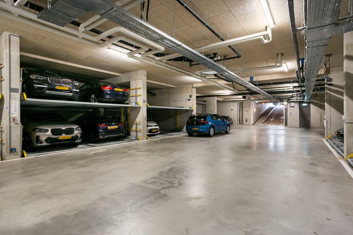 Foto 27 van Madridstraat 216