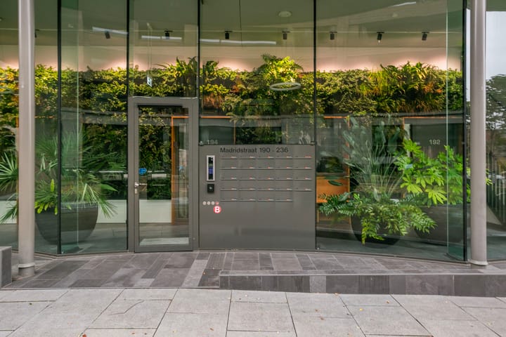 Foto 29 van Madridstraat 216
