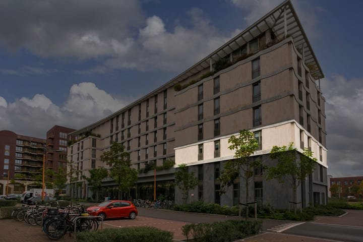 Foto 33 van Madridstraat 216