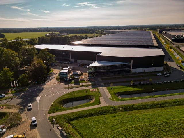 Bekijk foto 2 van Columbus