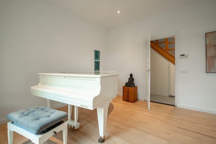 Photo 8 of Mirbachstraat 8