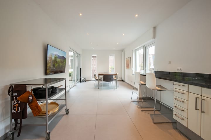 Photo 9 of Mirbachstraat 8