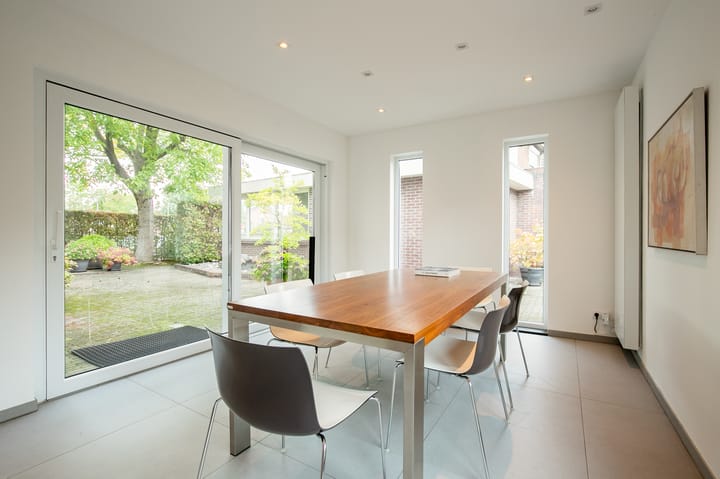 Photo 12 of Mirbachstraat 8