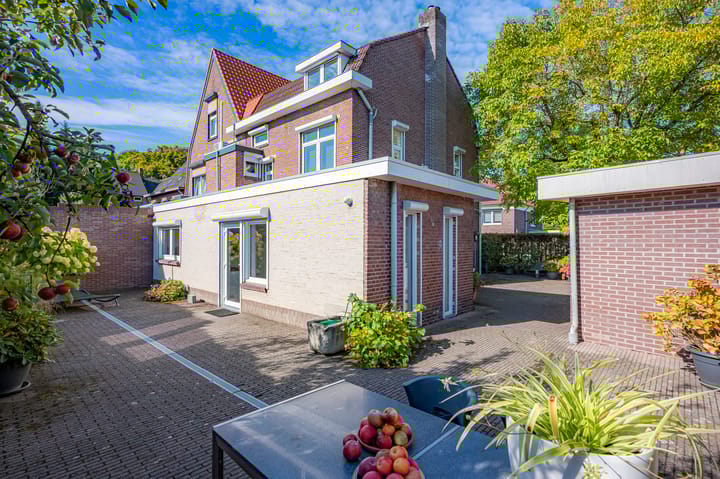 Photo 22 of Mirbachstraat 8