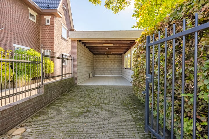 Photo 27 of Mirbachstraat 8