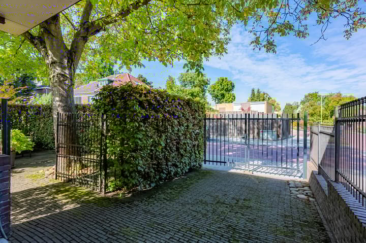 Photo 28 of Mirbachstraat 8