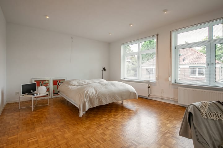 Photo 14 of Mirbachstraat 8