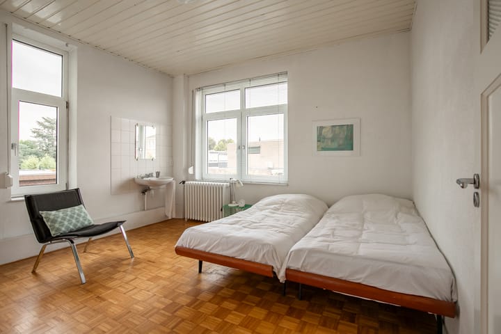 Photo 16 of Mirbachstraat 8