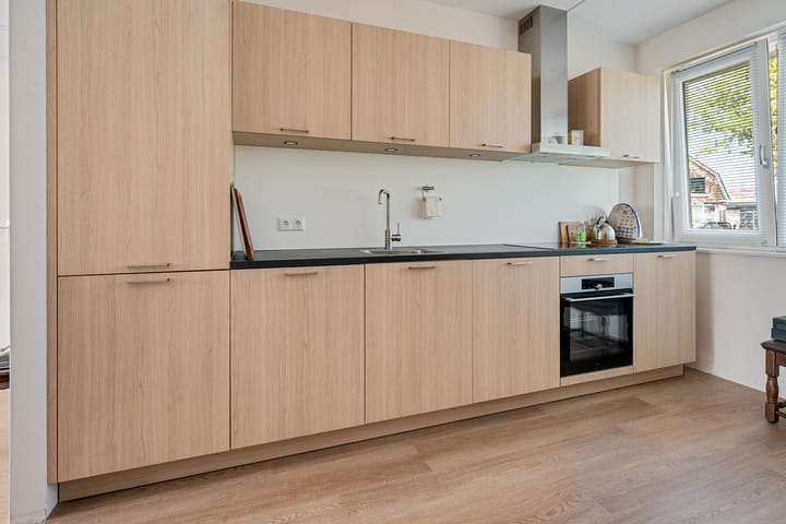 Foto 11 van Bendienplein 14