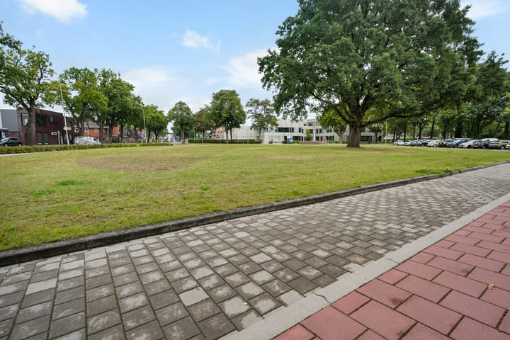 Foto 34 van Bendienplein 14