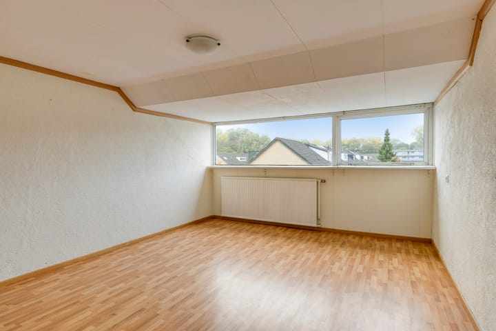 Photo 26 of Schubertstraat 15