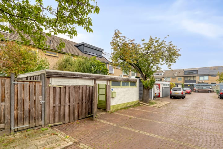 Photo 32 of Schubertstraat 15