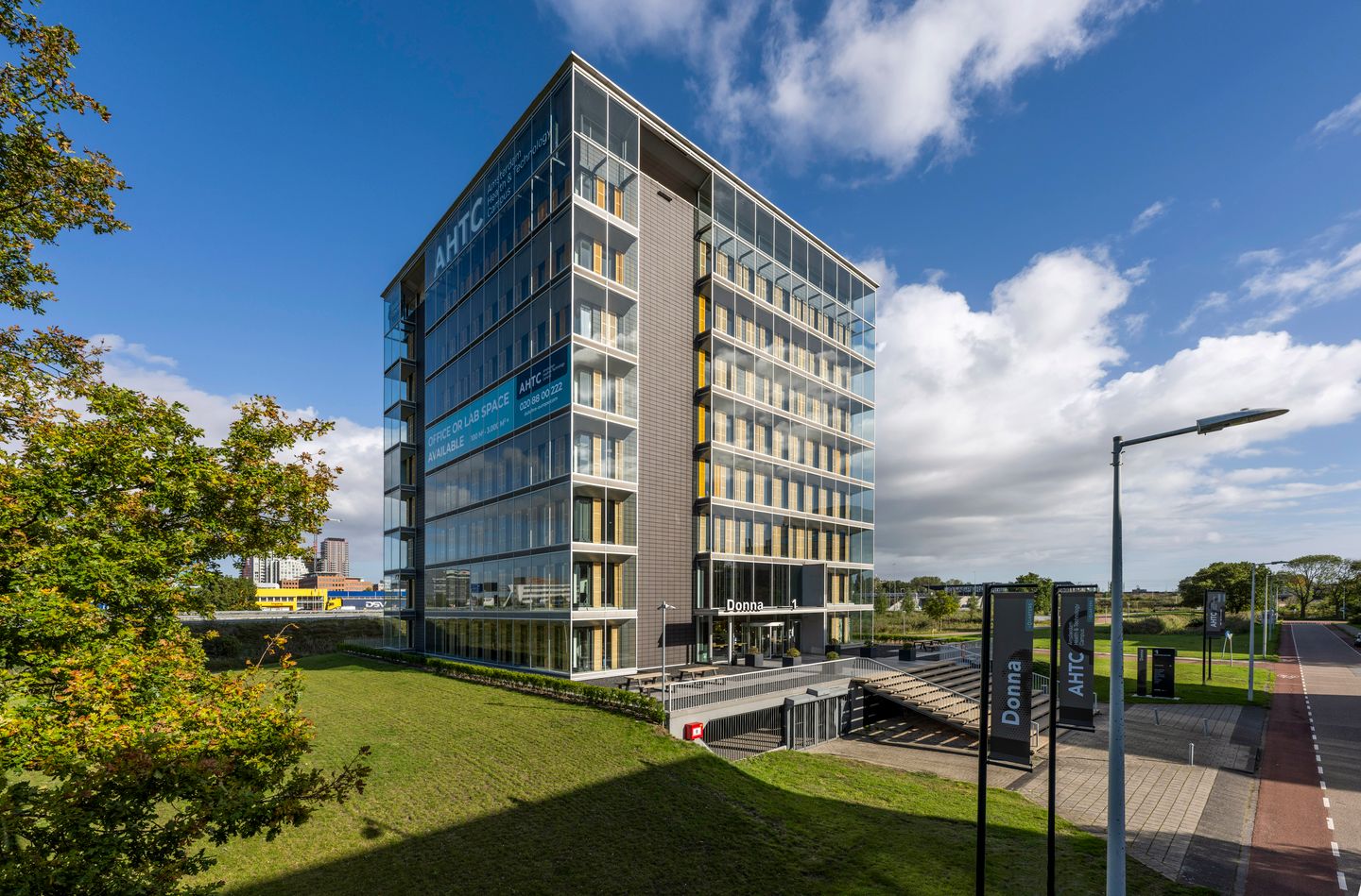 View photo 5 of Paasheuvelweg 1