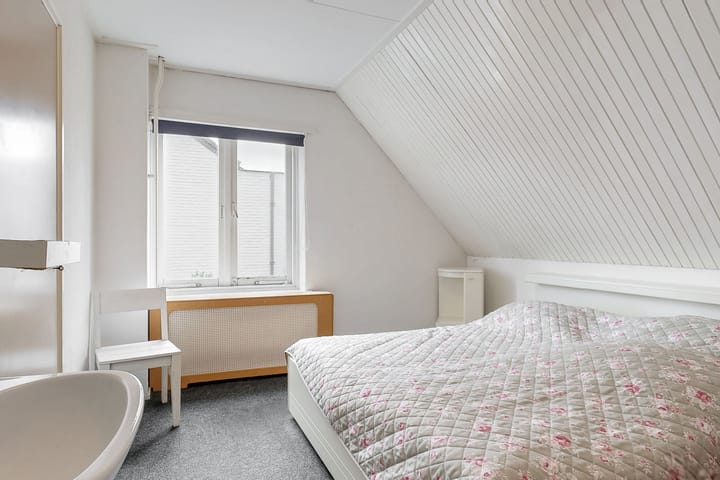 Photo 21 of Kerkstraat 38