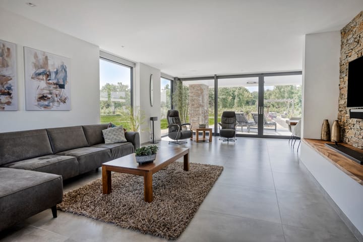 Photo 2 of Leiweg 17