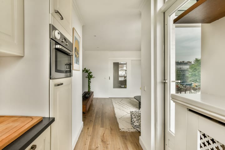 Photo 5 of Spaarndammerstraat 14-H