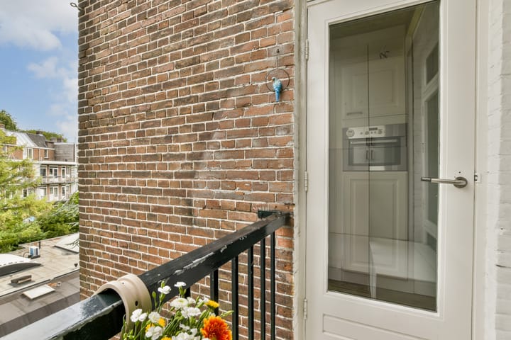 Photo 8 of Spaarndammerstraat 14-H