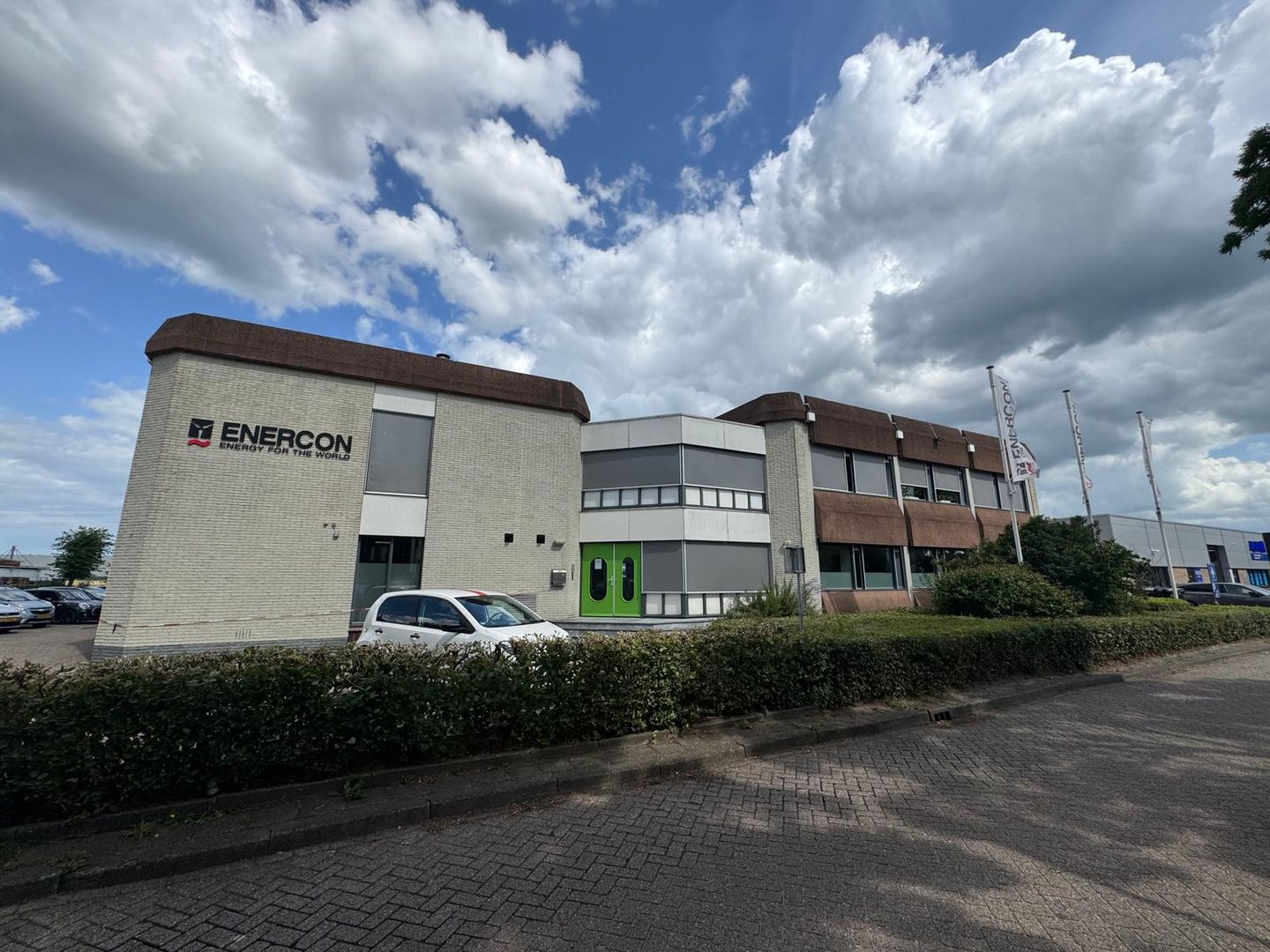 Bekijk foto 1 van Voltastraat 19