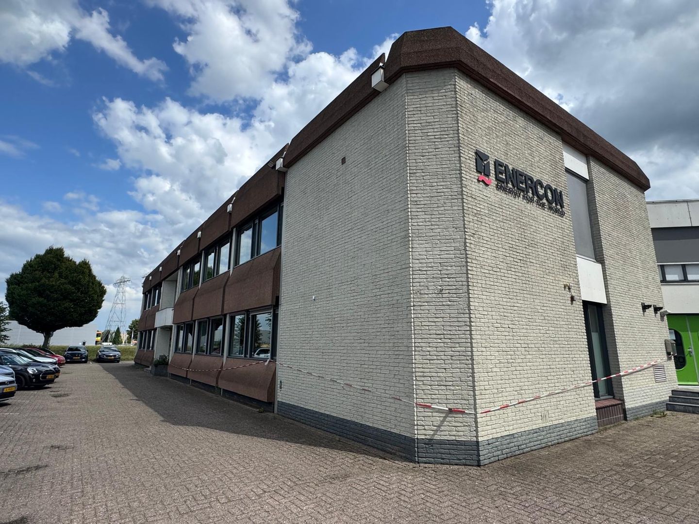 Bekijk foto 2 van Voltastraat 19