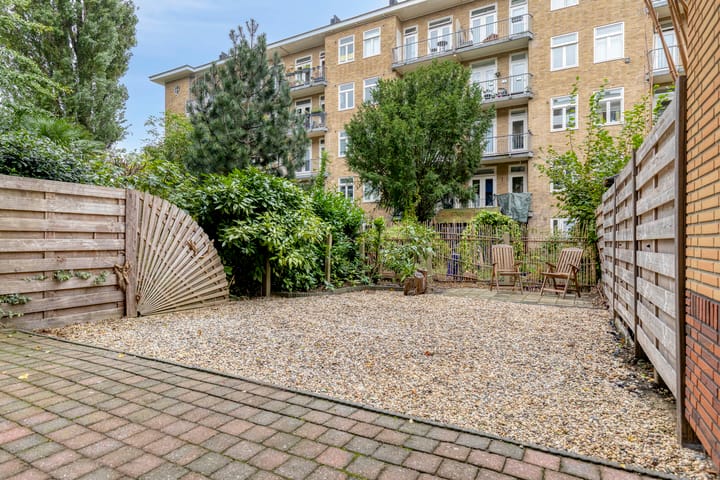 Foto 2 van Esmoreitstraat 9-H