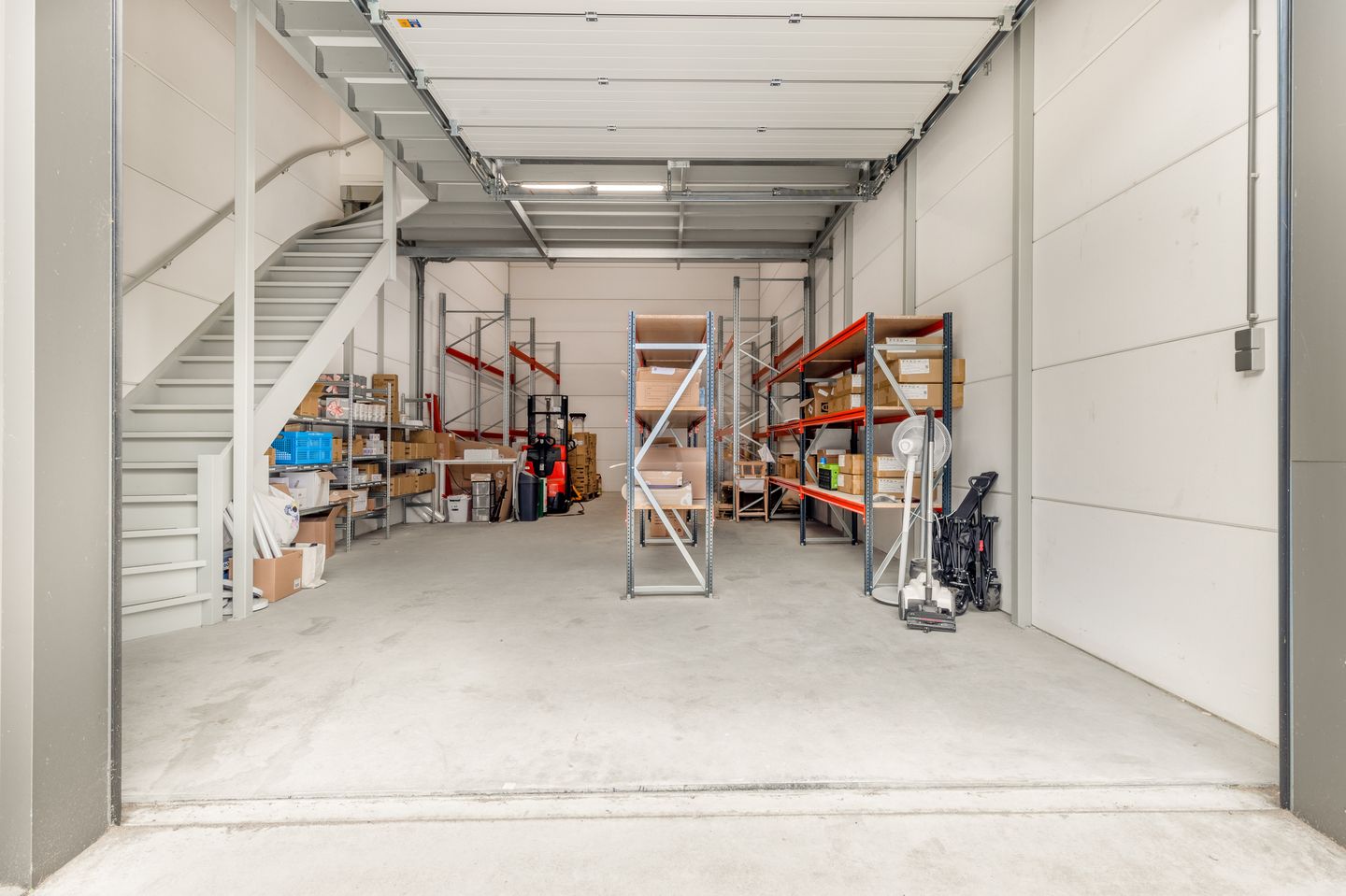 View photo 2 of De Droogmakerij 66-e