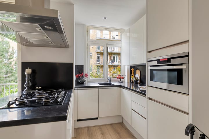 Foto 14 van Esmoreitstraat 9-H