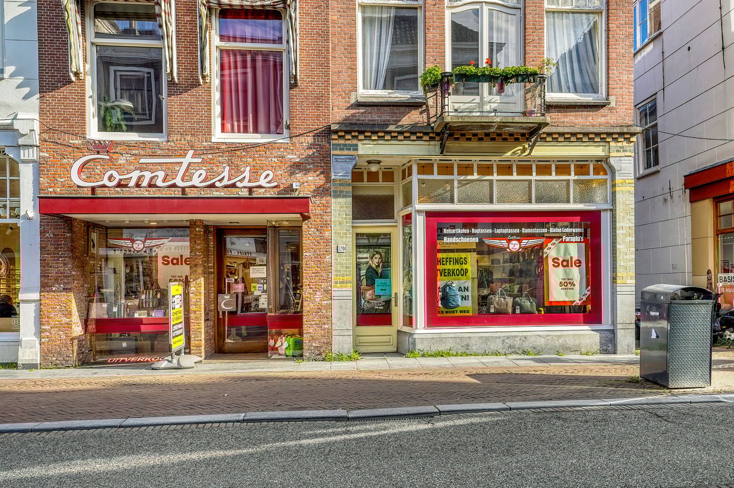 View photo 1 of Breestraat 118-120