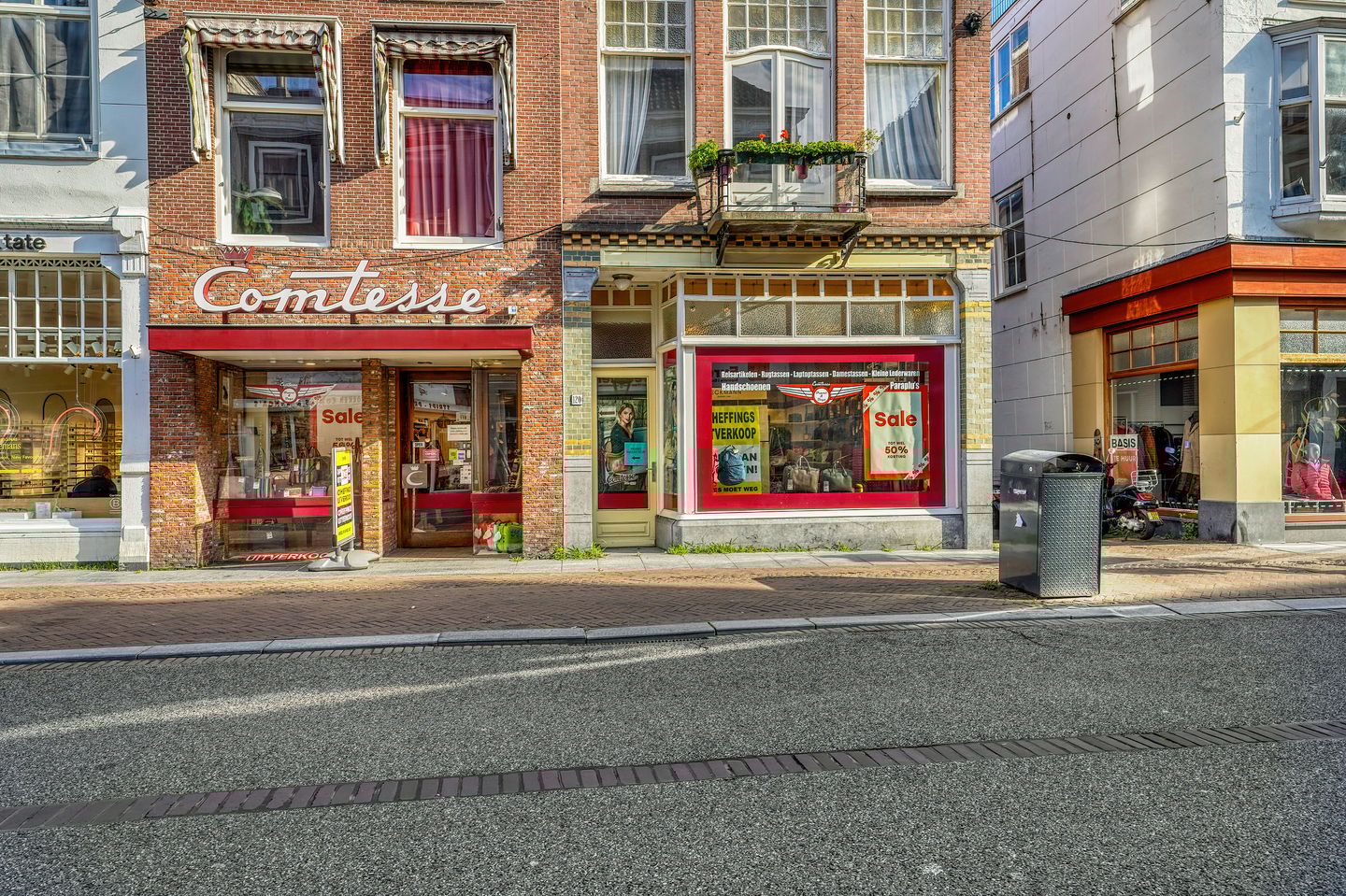 View photo 2 of Breestraat 118-120