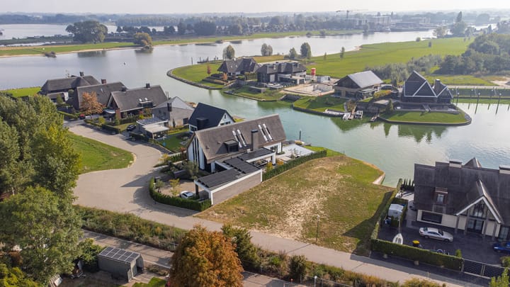 Photo 8 of Waterfront 16