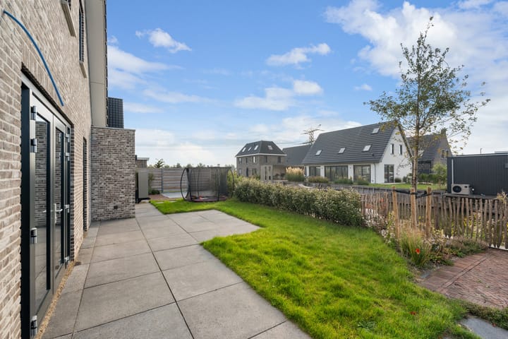 Photo 18 of Wilhelmina Voorwindenkade 12