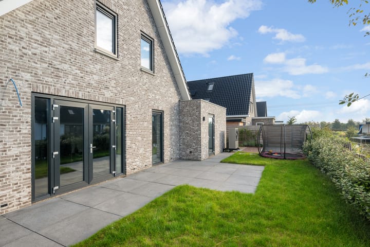 Photo 23 of Wilhelmina Voorwindenkade 12