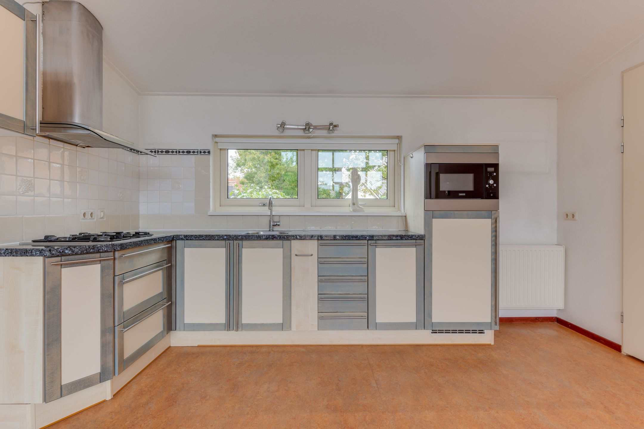 Foto 9 van Albast 12