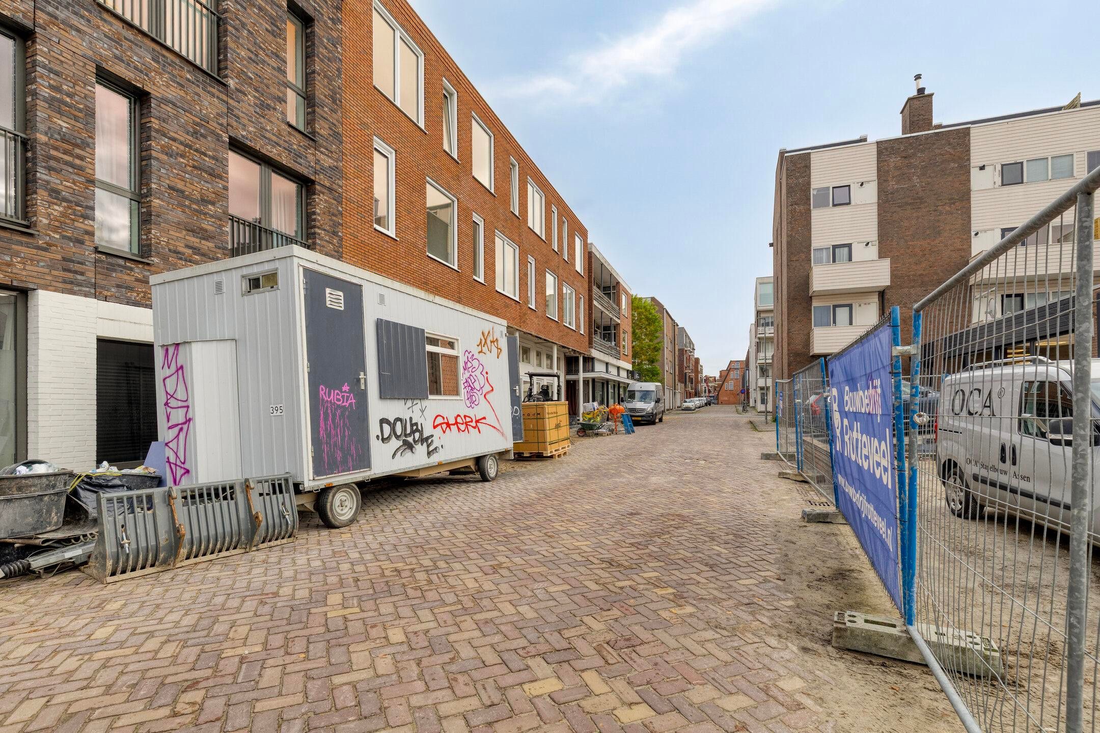 Photo 21 of Barestraat 39-N