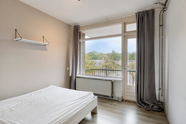 Photo 16 of Bachstraat 514