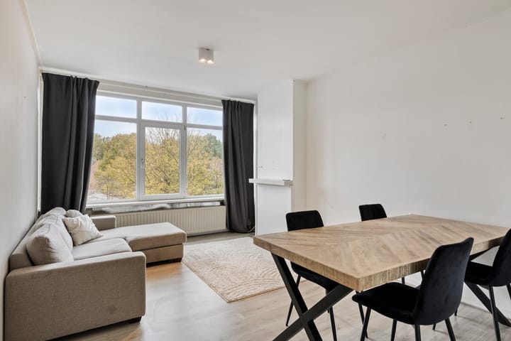 Photo 2 of Bachstraat 514