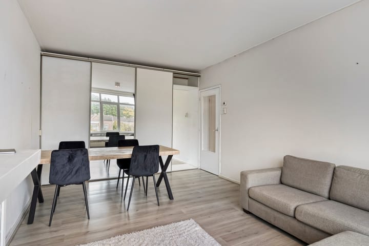 Photo 8 of Bachstraat 514