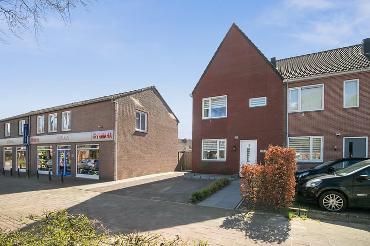 Photo 11 of Dorpsstraat 76