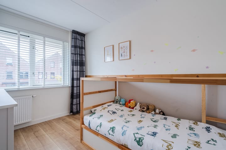 Photo 28 of Nova Zembla 23