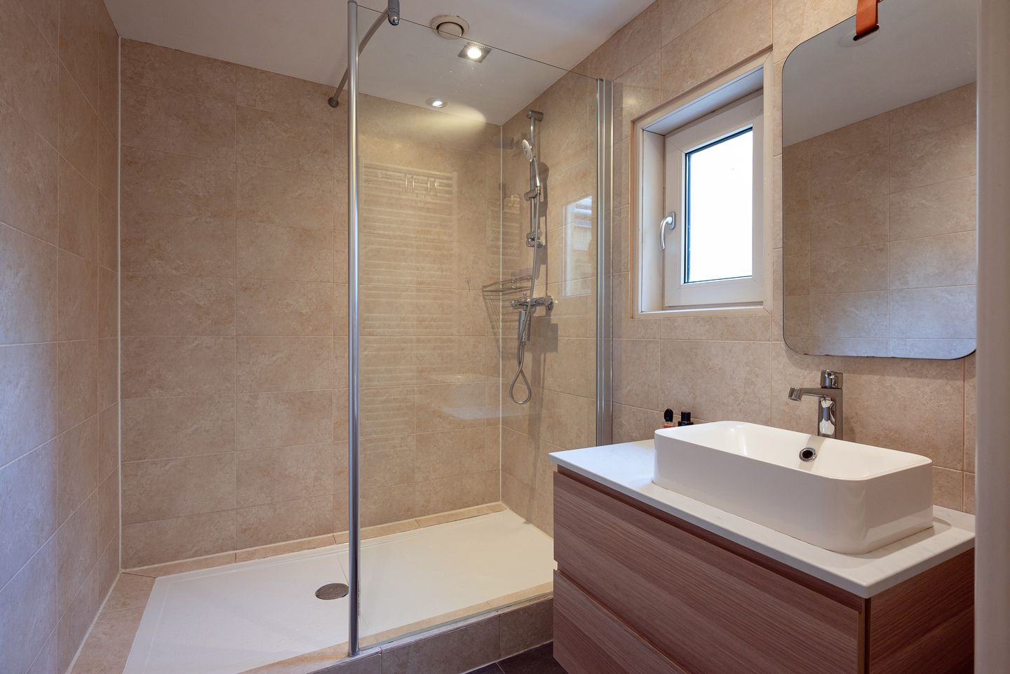 Photo 25 of Fannius Scholtenstraat 10-C