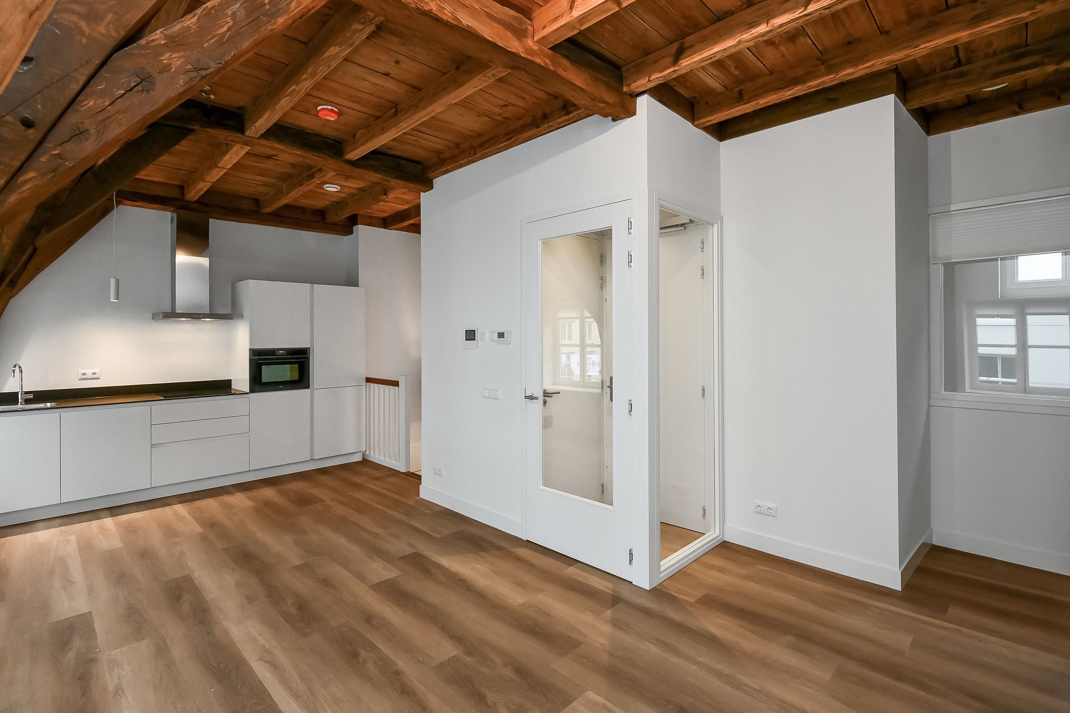 Photo 6 of Pauwstraat 8-10