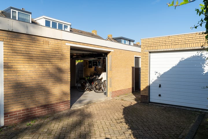 Photo 2 of Kastanjestraat 17