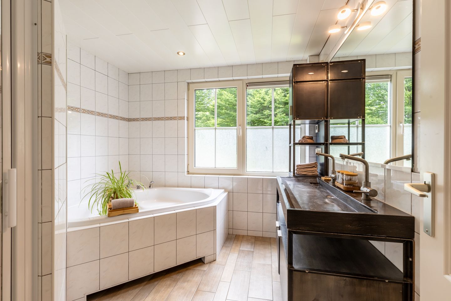 Photo 20 of Burg. Van de Venstraat 15