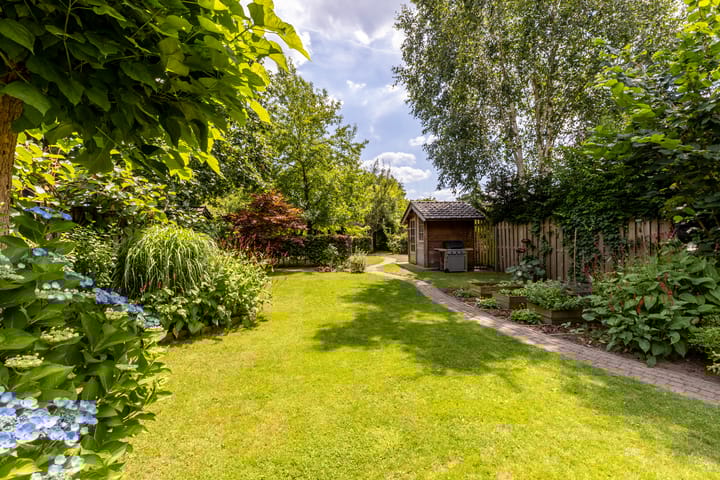 Photo 35 of Burg. Van de Venstraat 15