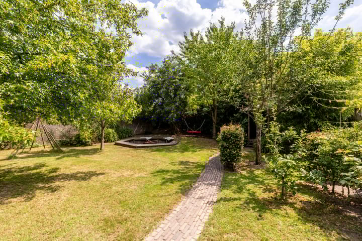 Photo 38 of Burg. Van de Venstraat 15