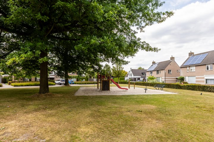 Photo 51 of Burg. Van de Venstraat 15