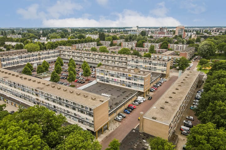 Foto 2 van Van Oldenbarneveltplein 97