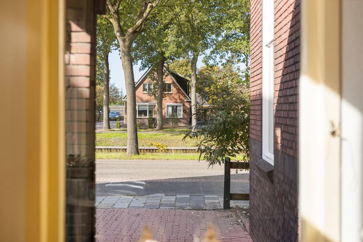 Photo 32 of Viaductstraat 21