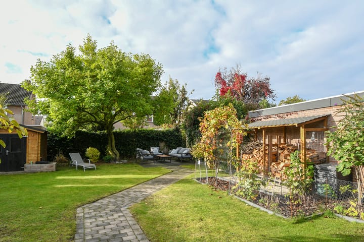 Photo 32 of Veldstraat 48